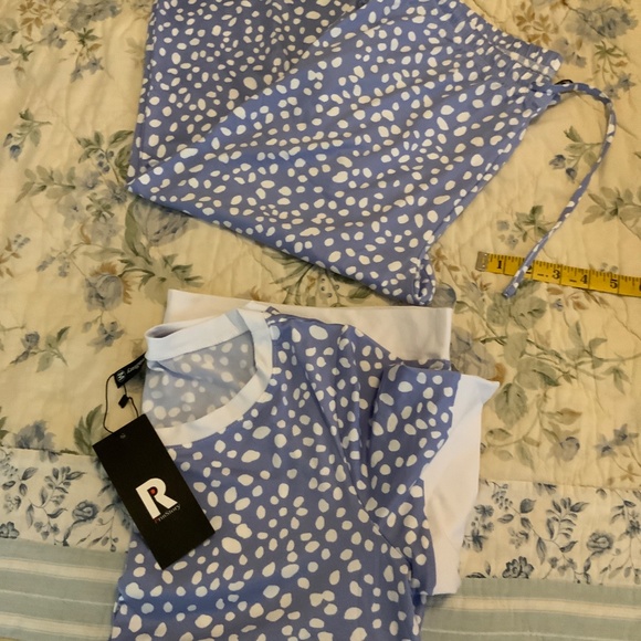 PrinStory Women’s Capri Lounge Pajama Set - Picture 3 of 4